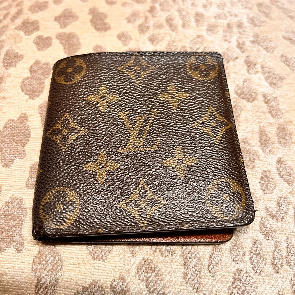 Louis Vuitton bifold men’s wallet